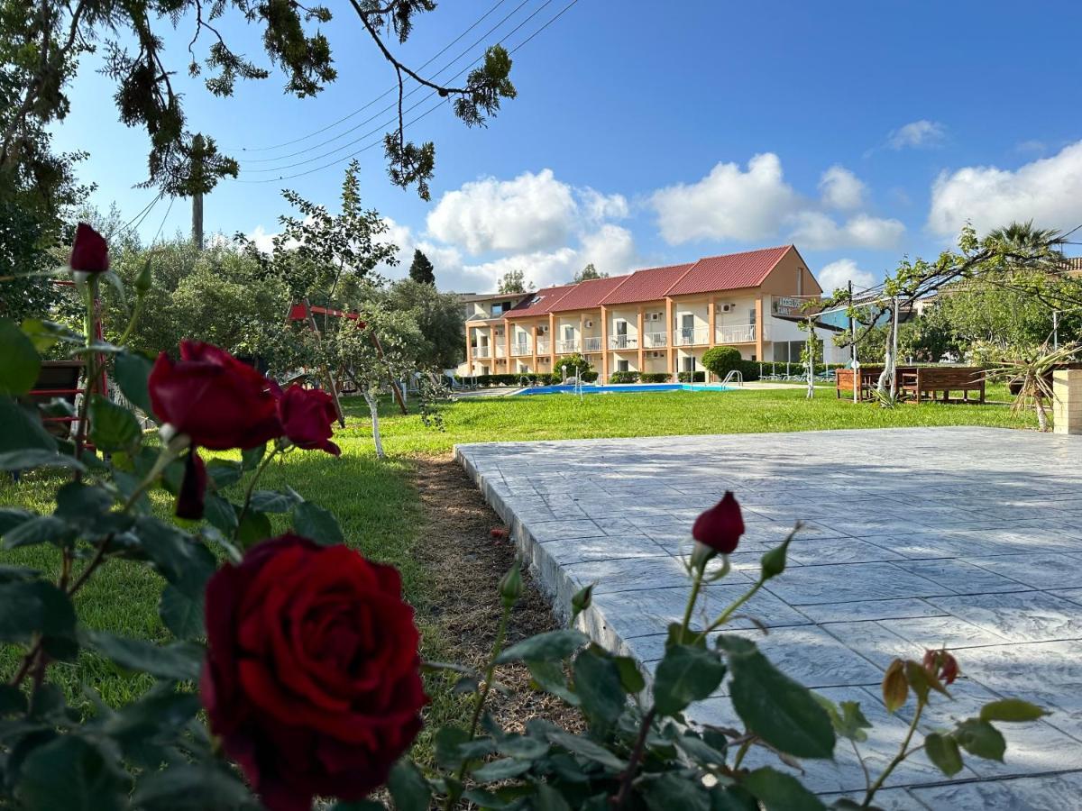 מוראיטיקה Aggelos Family Hotel מראה חיצוני תמונה